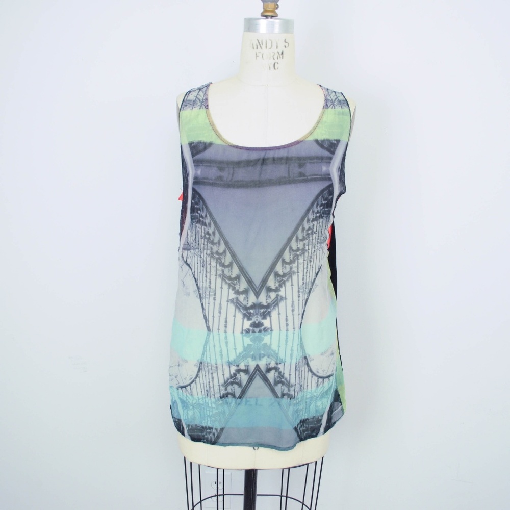 ❤️3/$29 Zara Tank Top Photo Print Interior